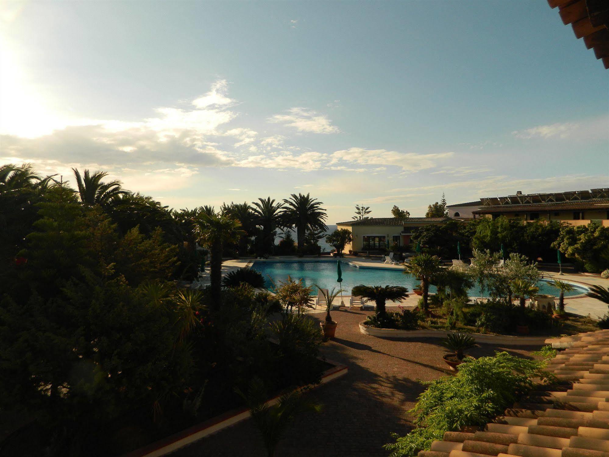 Hotel Le Quattro Lune Orosei Esterno foto